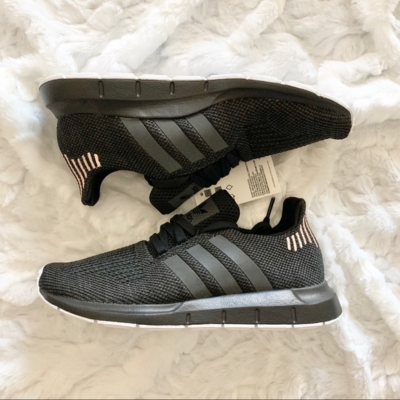 adidas swift run women's footlocker